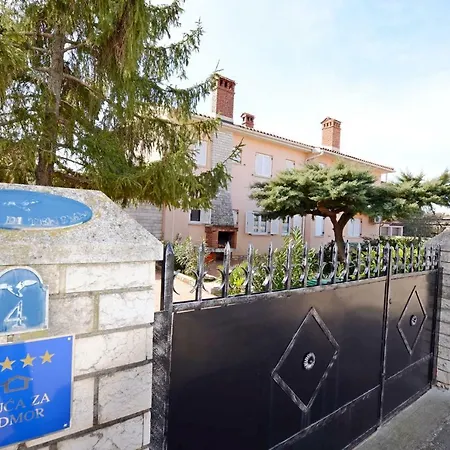 Holiday home Villa Di Te Nema *
