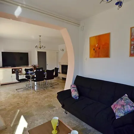 Villa Di Te Nema *